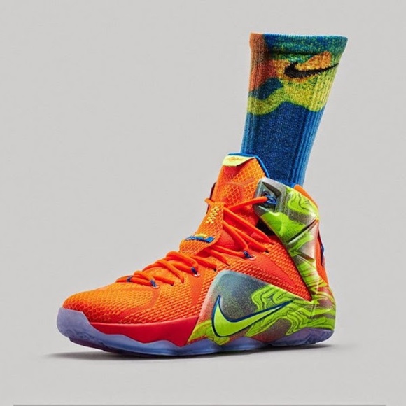 Nike LeBron James high tops - Orange - Volt - Picture 3 of 9